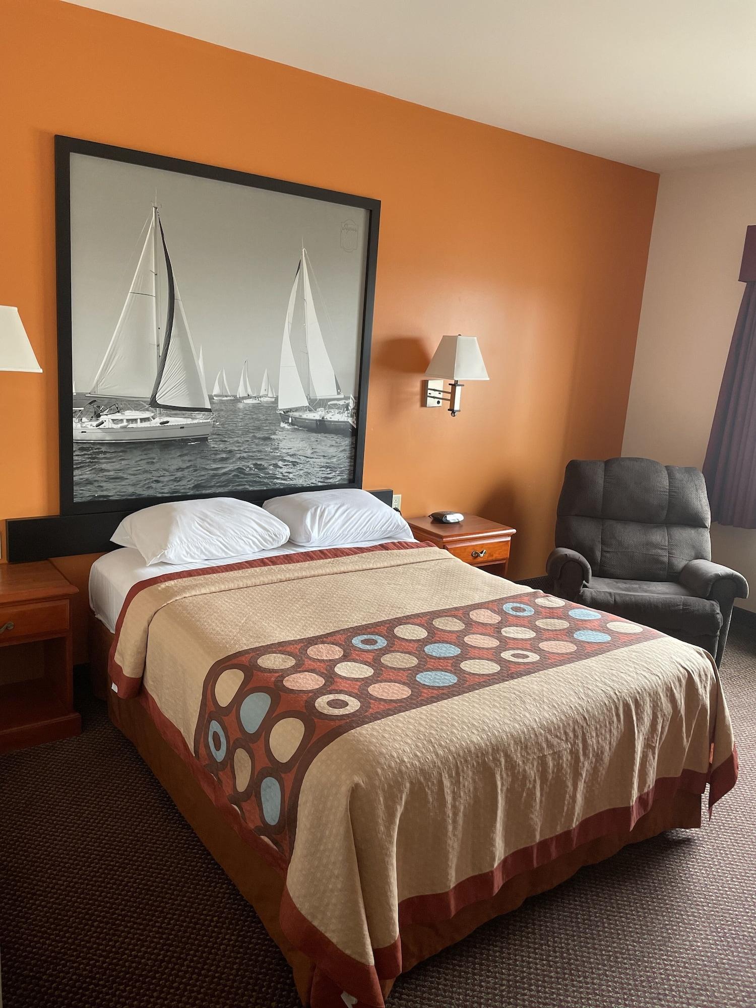 Super 8 By Wyndham Salina Otel Dış mekan fotoğraf
